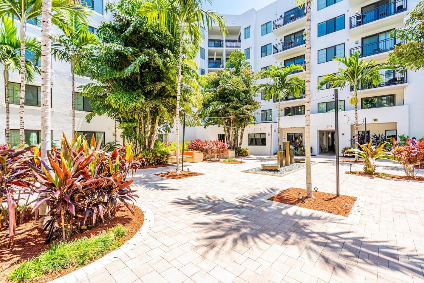 Cozy Retreat 2 Bedroom Hideaway Moments From The Sand Boynton Beach Exterior photo