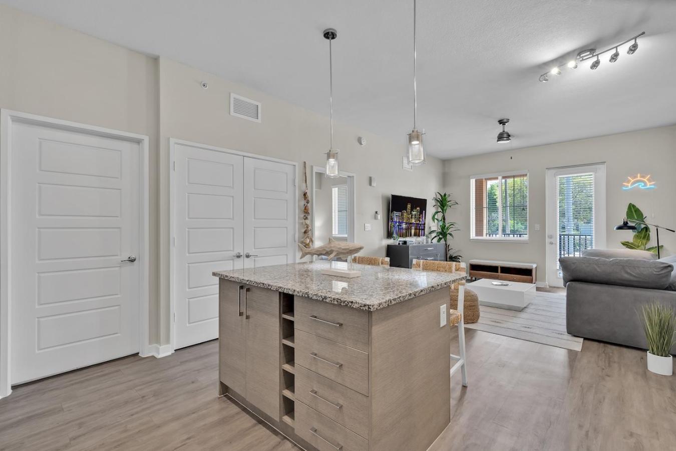 Cozy Retreat 2 Bedroom Hideaway Moments From The Sand Boynton Beach Exterior photo