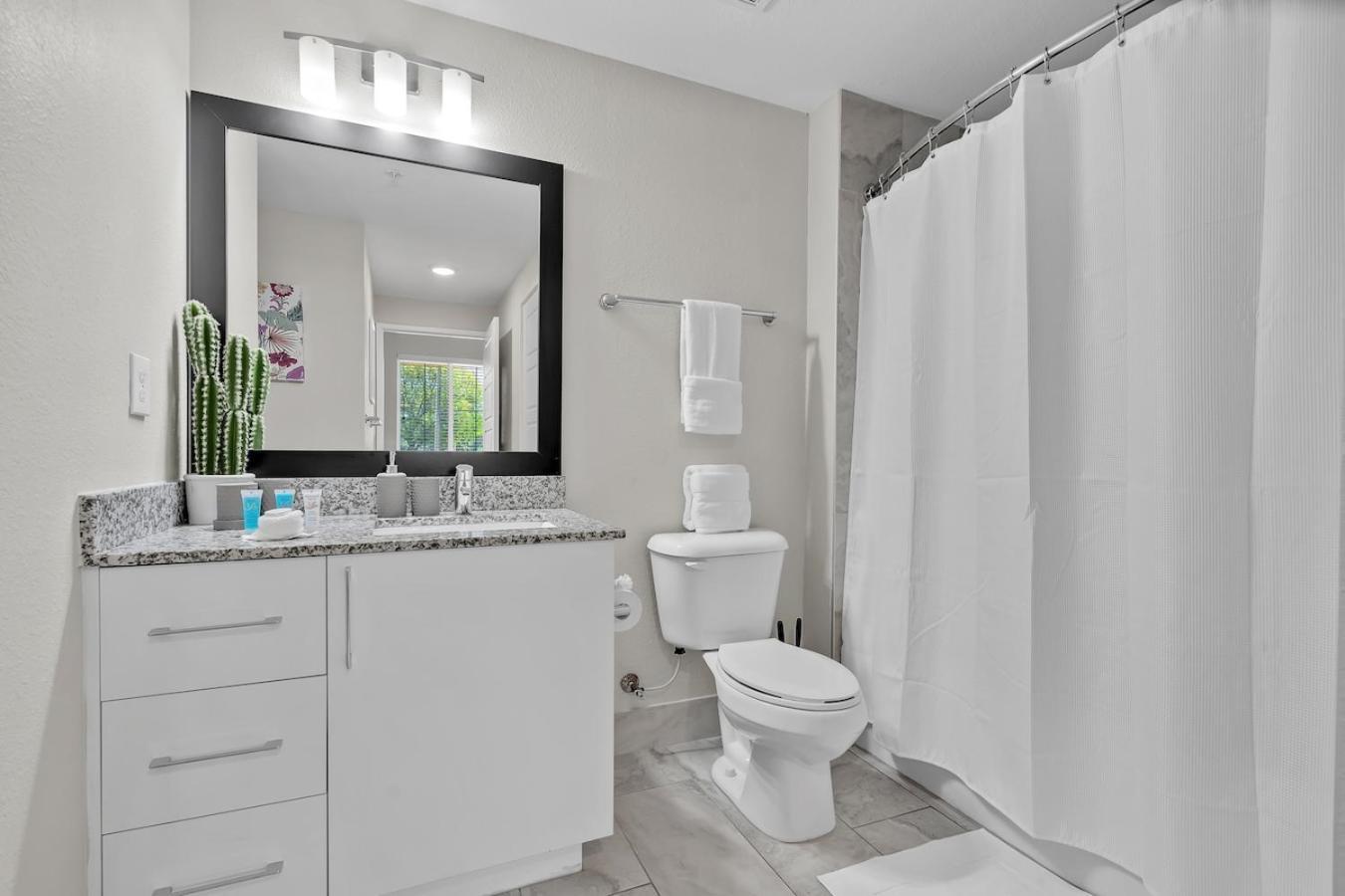 Cozy Retreat 2 Bedroom Hideaway Moments From The Sand Boynton Beach Exterior photo